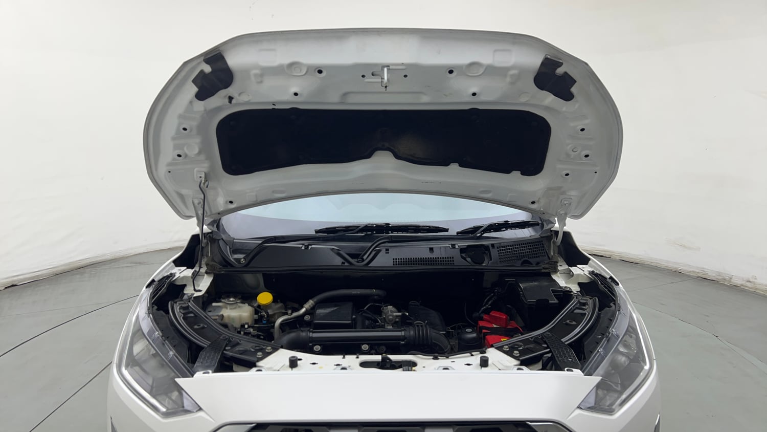 Used 2023 Nissan Magnite XE Petrol Manual engine ENGINE & BONNET OPEN FRONT VIEW