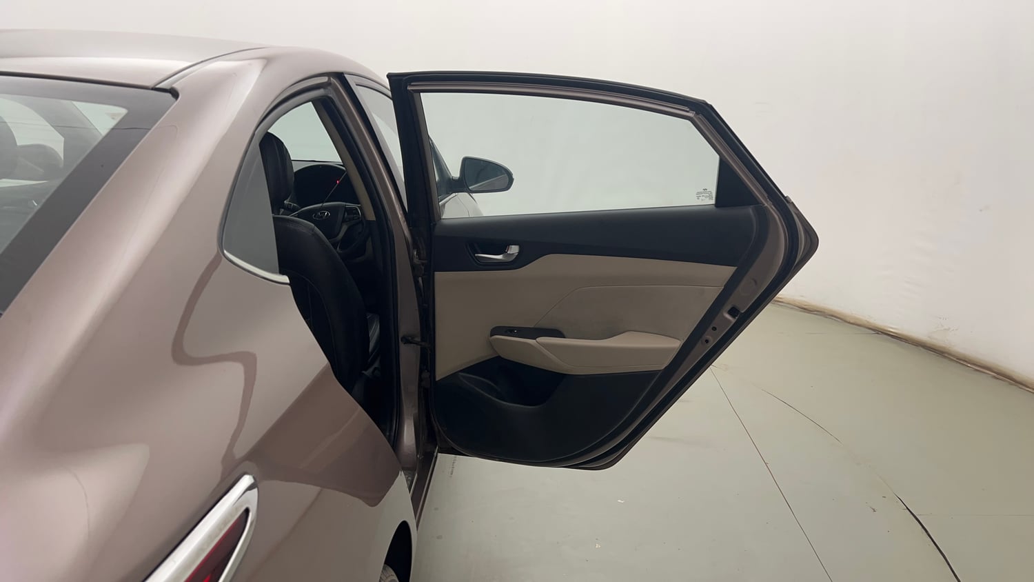 Used 2018 Hyundai Verna EX 1.4 VTVT Petrol Manual interior RIGHT REAR DOOR OPEN VIEW