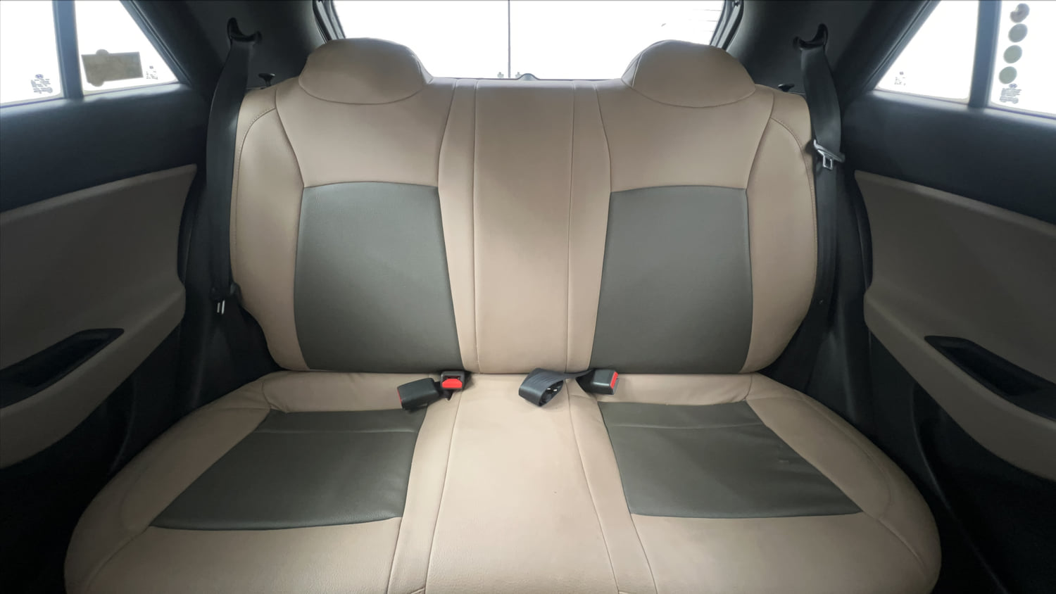 Used 2014 Hyundai Elite i20 Sportz 1.2 Petrol Manual interior REAR SEAT CONDITION VIEW