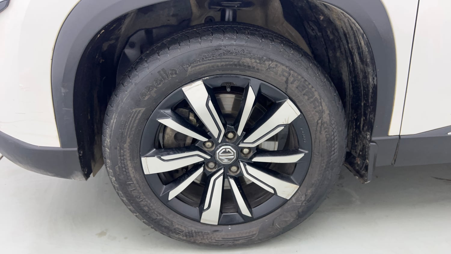 Used 2019 MG Motors Hector Sharp Hybrid 1.5 Petrol Hybrid Manual tyres LEFT FRONT TYRE RIM VIEW