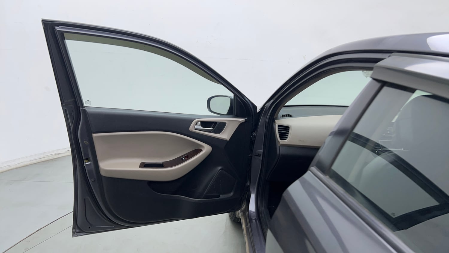 Used 2014 Hyundai Elite i20 Asta 1.2 Petrol Manual interior LEFT FRONT DOOR OPEN VIEW