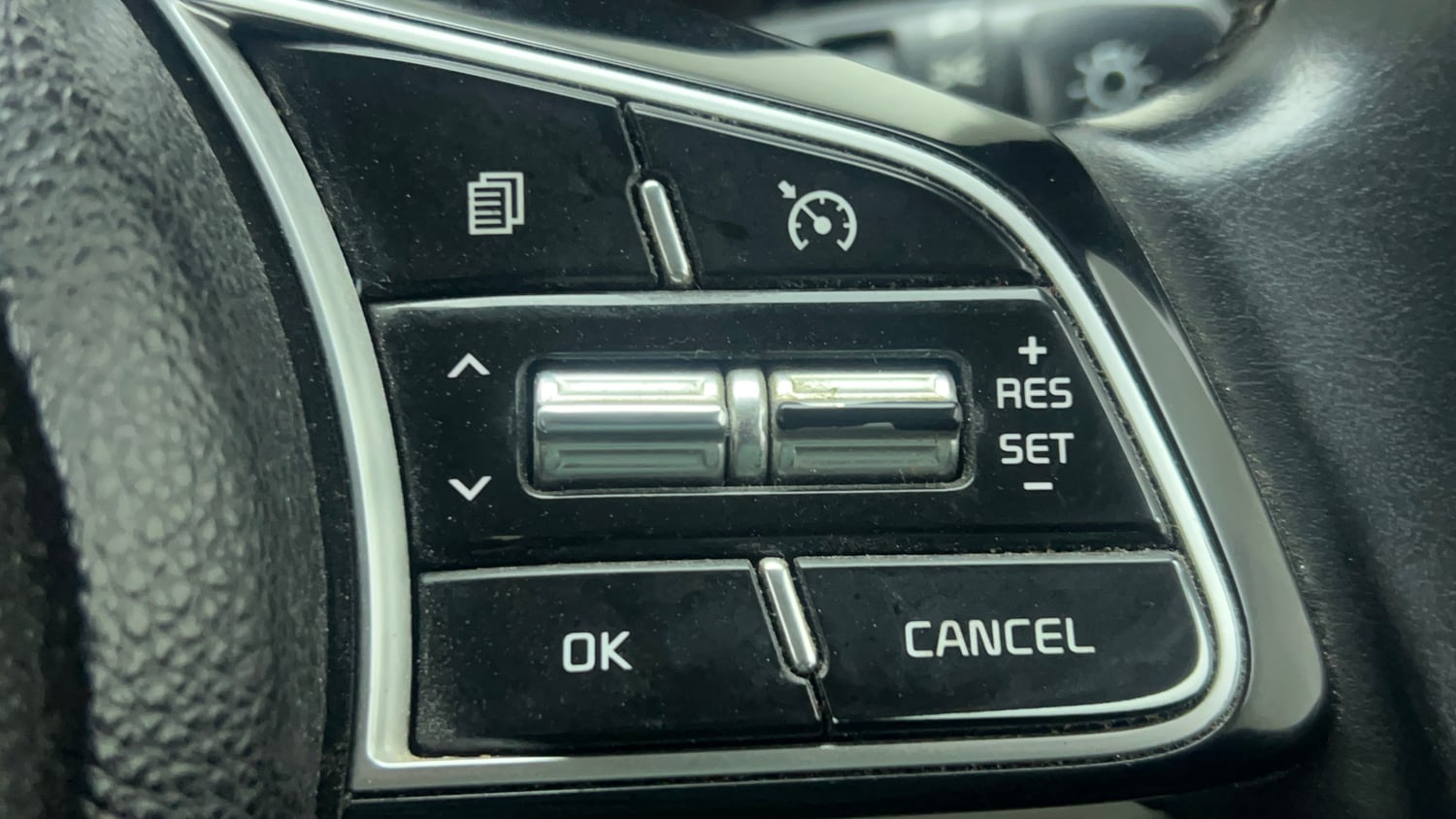 Used 2022 Kia Sonet HTX Plus 1.5 Diesel Manual top_features Cruise control