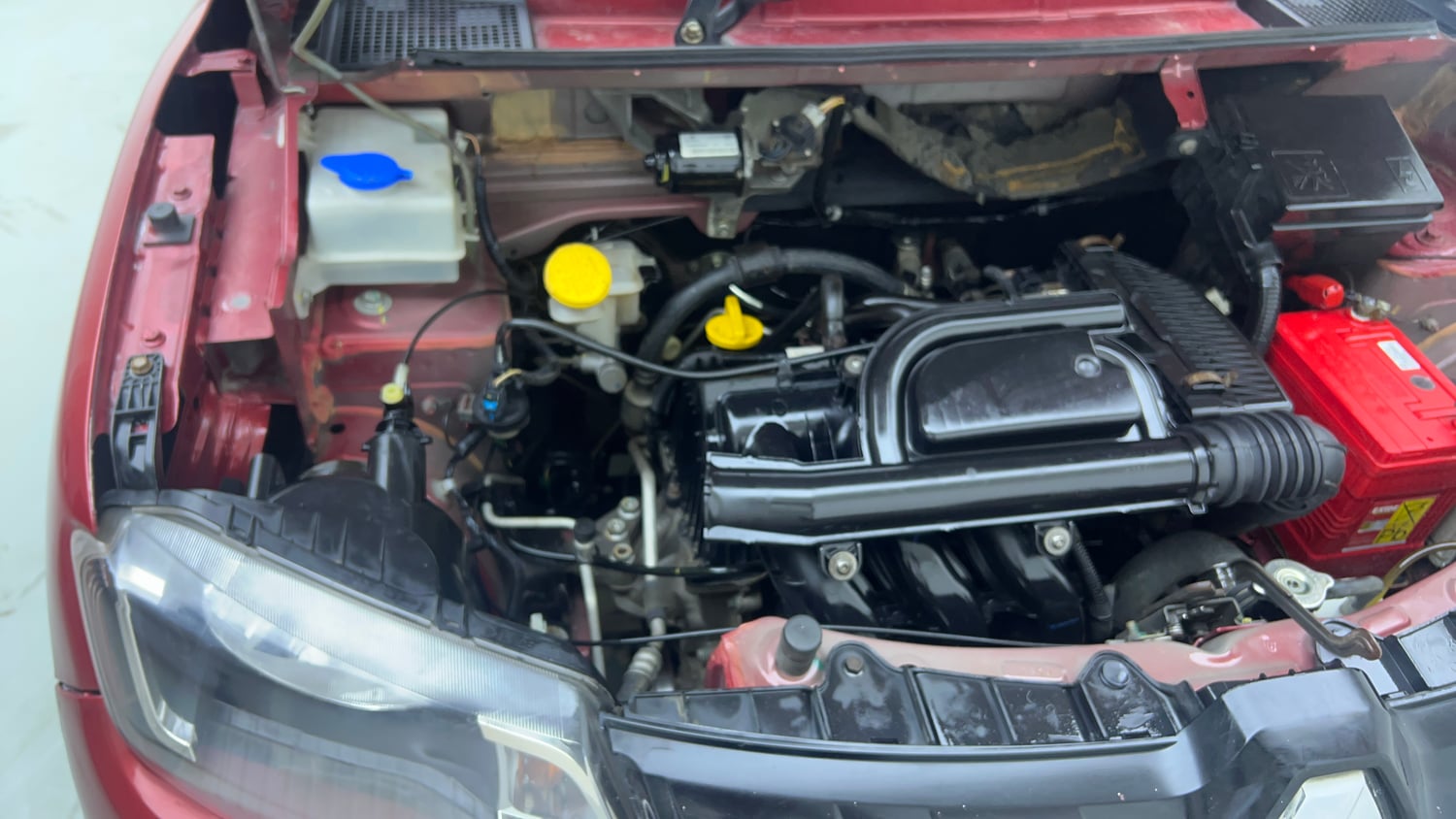 Used 2019 Renault Kwid RXT Opt Petrol Manual engine ENGINE RIGHT SIDE VIEW