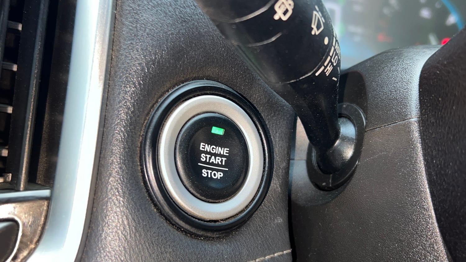 Used 2019 MG Motors Hector Sharp Hybrid 1.5 Petrol Hybrid Manual top_features Keyless start