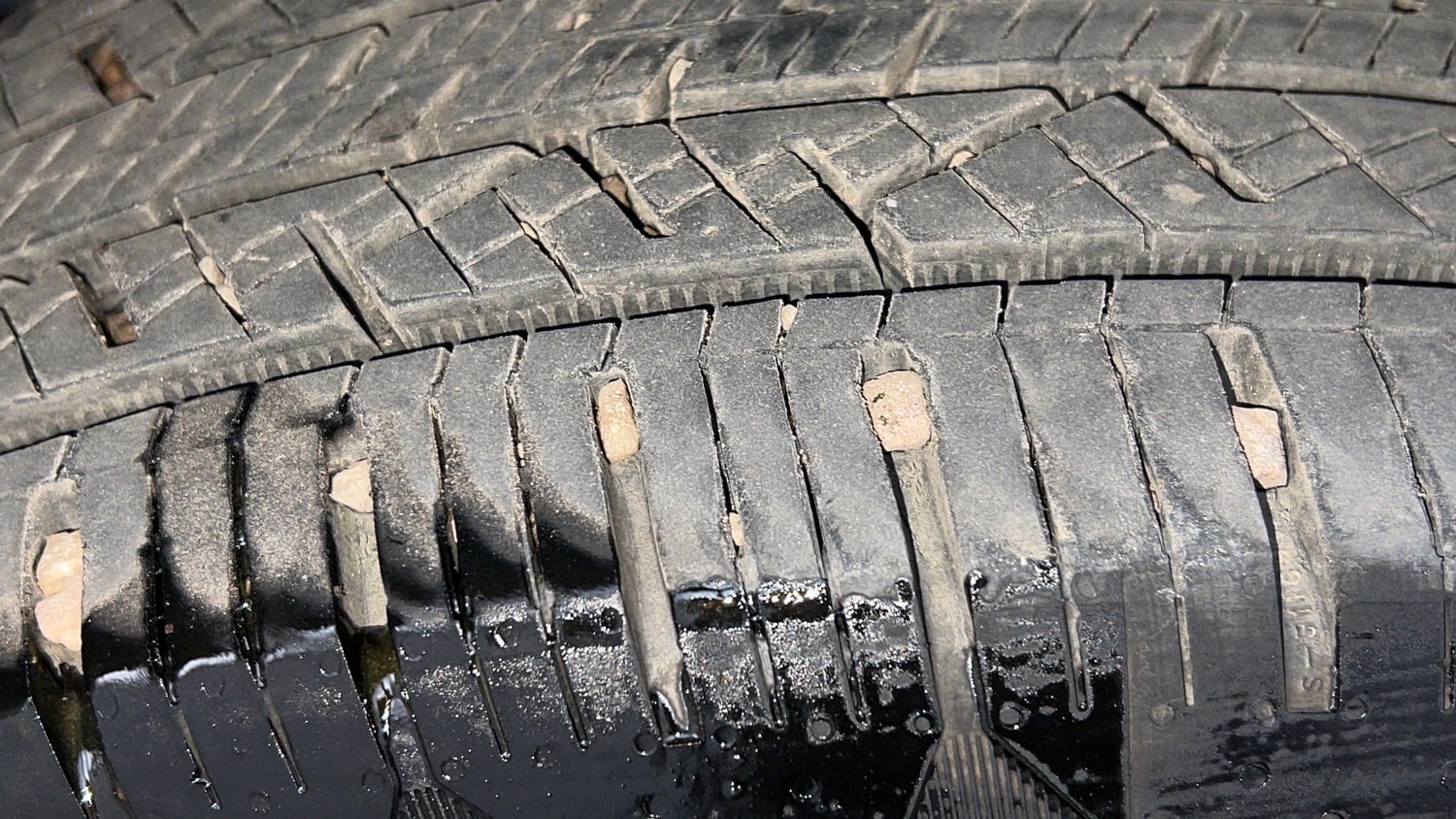 Used 2020 Tata Harrier XZA Plus Dual Tone Diesel Automatic tyres RIGHT REAR TYRE TREAD VIEW