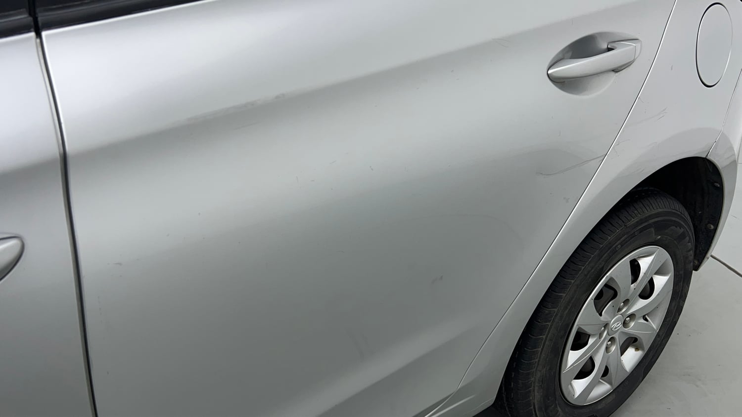 Used 2015 Hyundai Elite i20 Magna 1.2 Petrol Manual dents MINOR SCRATCH