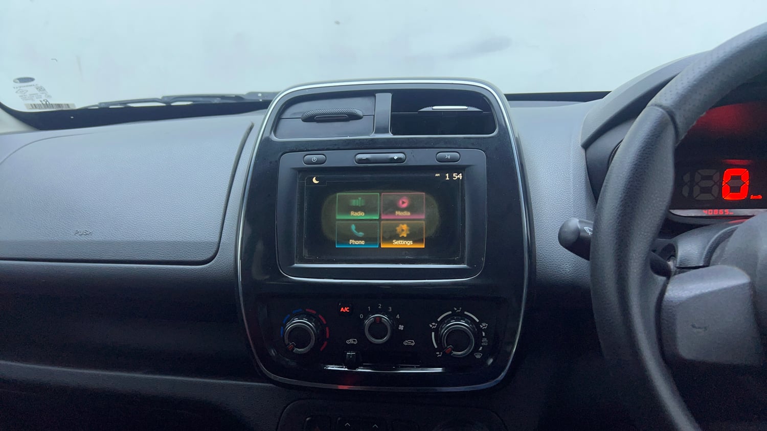 Used 2019 Renault Kwid RXT Opt Petrol Manual top_features Touch screen infotainment system
