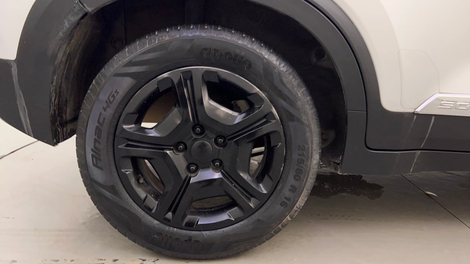 Used 2022 Kia Sonet HTK Plus 1.2 Petrol Manual tyres RIGHT REAR TYRE RIM VIEW