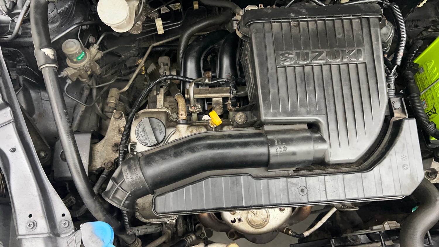 Used 2013 Maruti Suzuki Swift VXi Petrol Manual engine ENGINE RIGHT SIDE VIEW