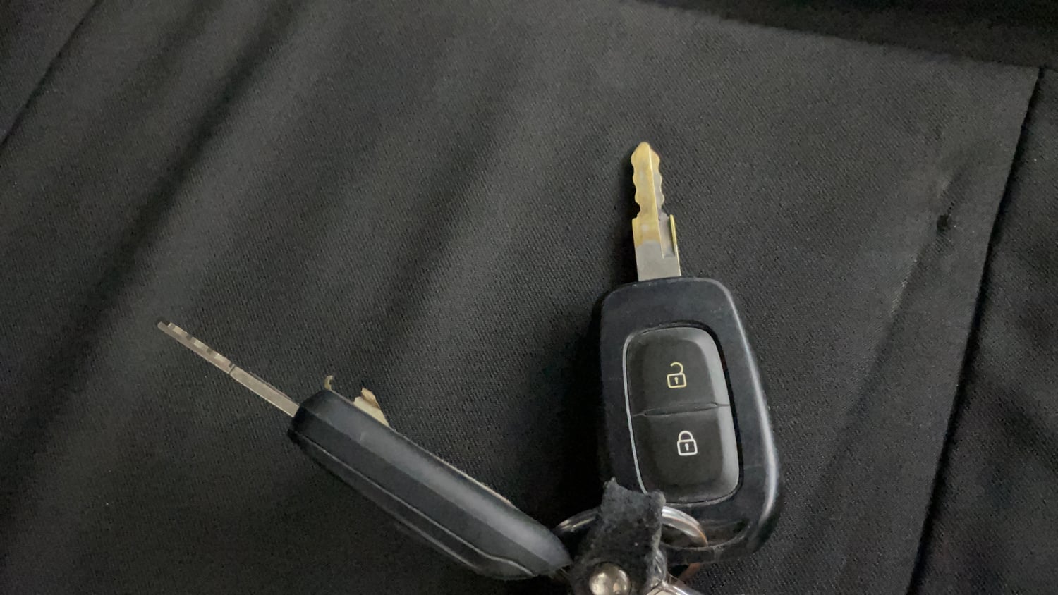 Used 2017 Renault Kwid RXT (O) 1.0 SCE Edition Petrol Manual extra CAR KEY VIEW
