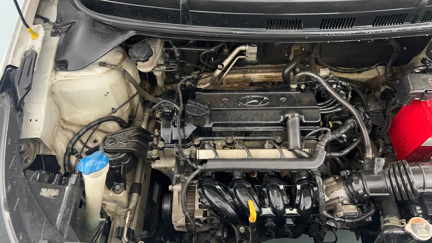 Used 2015 Hyundai Elite i20 Magna 1.2 Petrol Manual engine ENGINE RIGHT SIDE VIEW