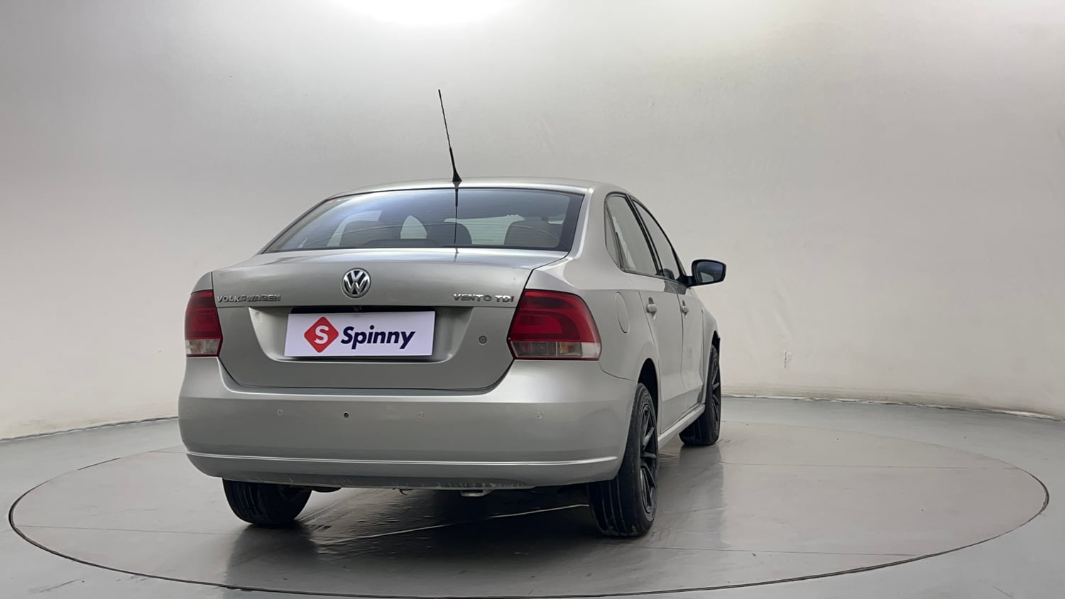 Used 2013 Volkswagen Vento Comfortline Diesel Diesel Manual exterior RIGHT REAR CORNER VIEW