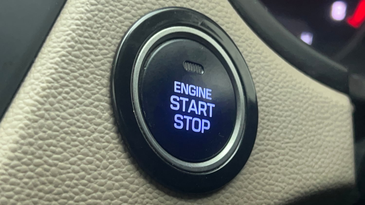 Used 2019 Hyundai Elite i20 Asta 1.2 (O) Petrol Manual top_features Keyless start