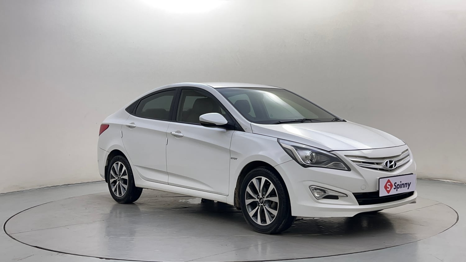 Used 2016 Hyundai Verna 1.6 VTVT SX Petrol Manual exterior RIGHT FRONT CORNER VIEW