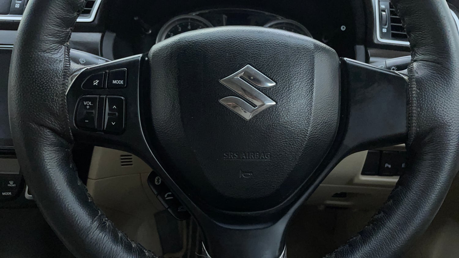 Used 2017 Maruti Suzuki Ciaz Zeta 1.4 AT Petrol Automatic top_features Airbags