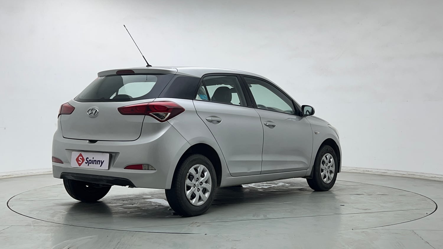 Used 2015 Hyundai Elite i20 Magna 1.2 Petrol Manual exterior RIGHT REAR CORNER VIEW