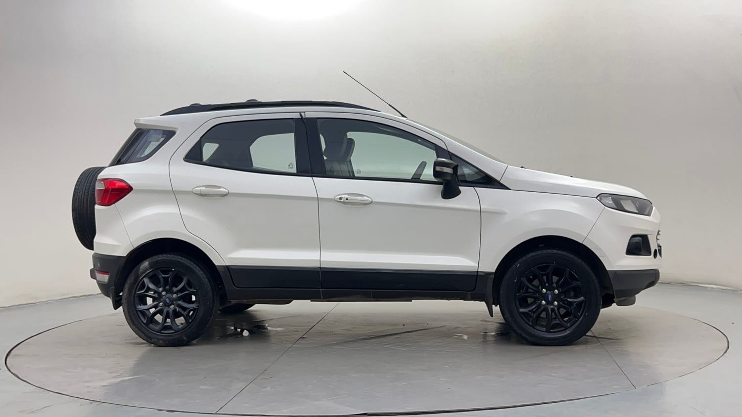 Used 2016 Ford EcoSport Titanium 1.5L TDCi Diesel Manual exterior RIGHT SIDE VIEW