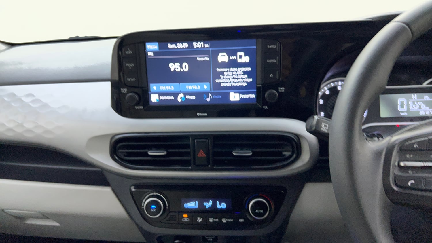 Used 2021 Hyundai Grand i10 Nios Asta AMT 1.2 Kappa VTVT Petrol Automatic top_features Touch screen infotainment system