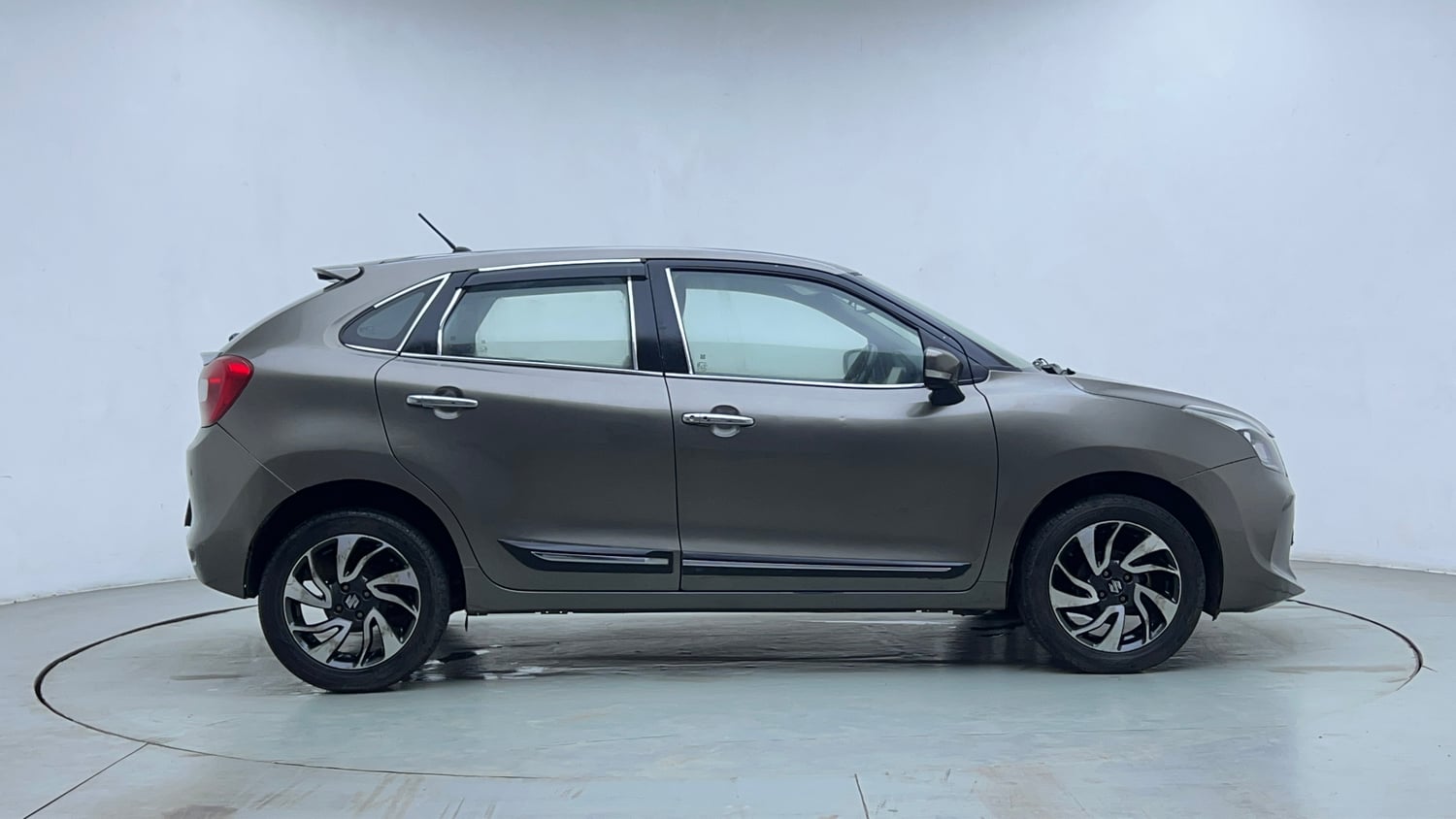 Used 2021 Maruti Suzuki Baleno Zeta Petrol Manual exterior RIGHT SIDE VIEW