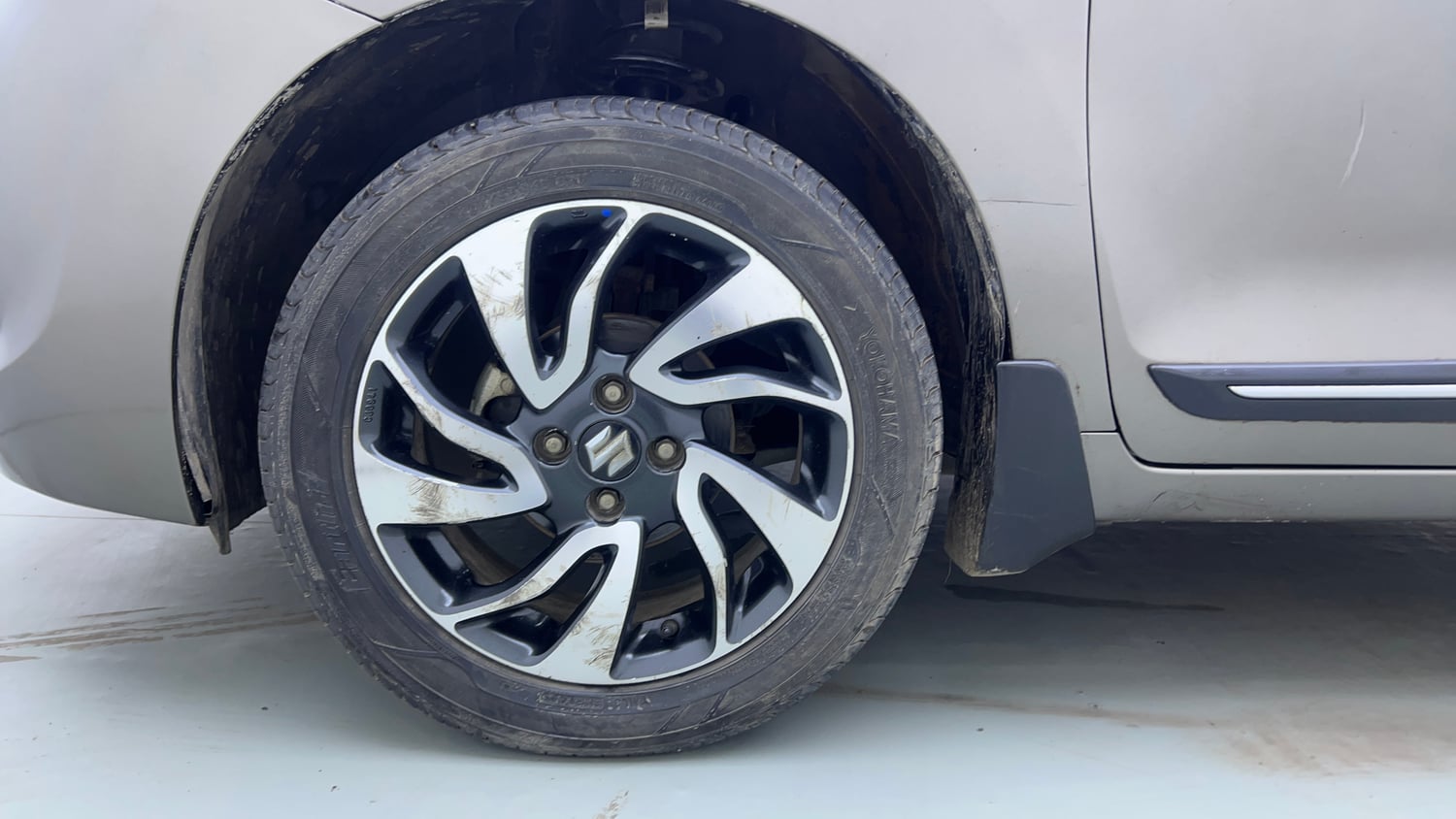 Used 2021 Maruti Suzuki Baleno Zeta Petrol Manual tyres LEFT FRONT TYRE RIM VIEW
