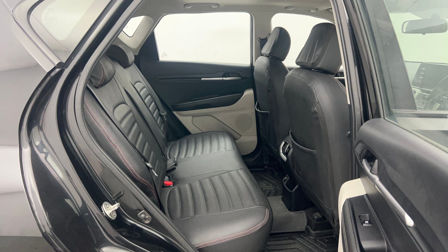 Used 2020 Kia Sonet HTX 1.0 iMT Petrol Manual interior RIGHT SIDE REAR DOOR CABIN VIEW