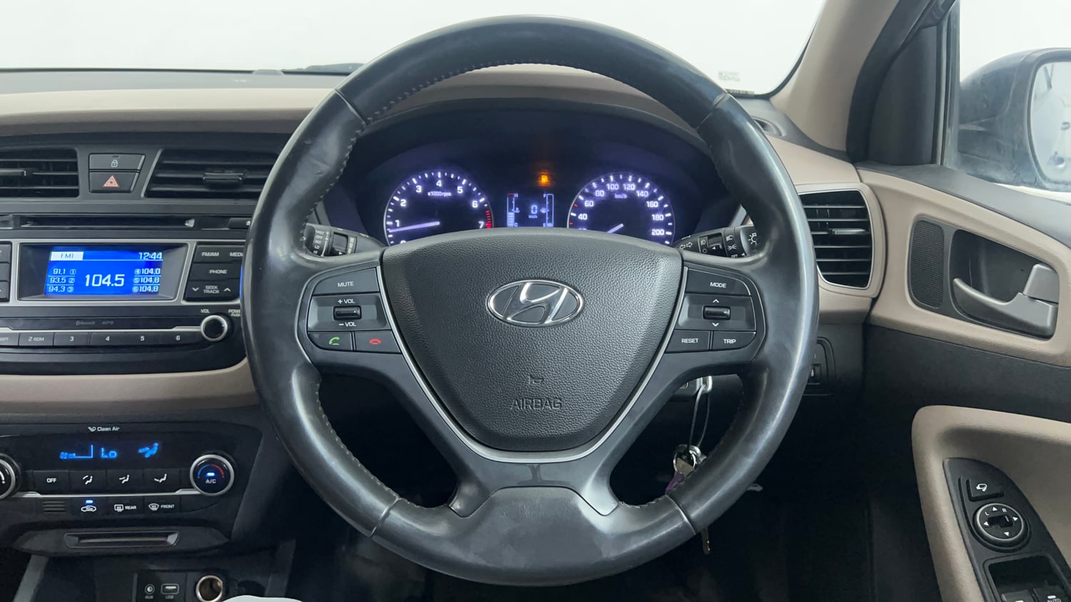 Used 2014 Hyundai Elite i20 Sportz 1.2 Petrol Manual interior STEERING VIEW