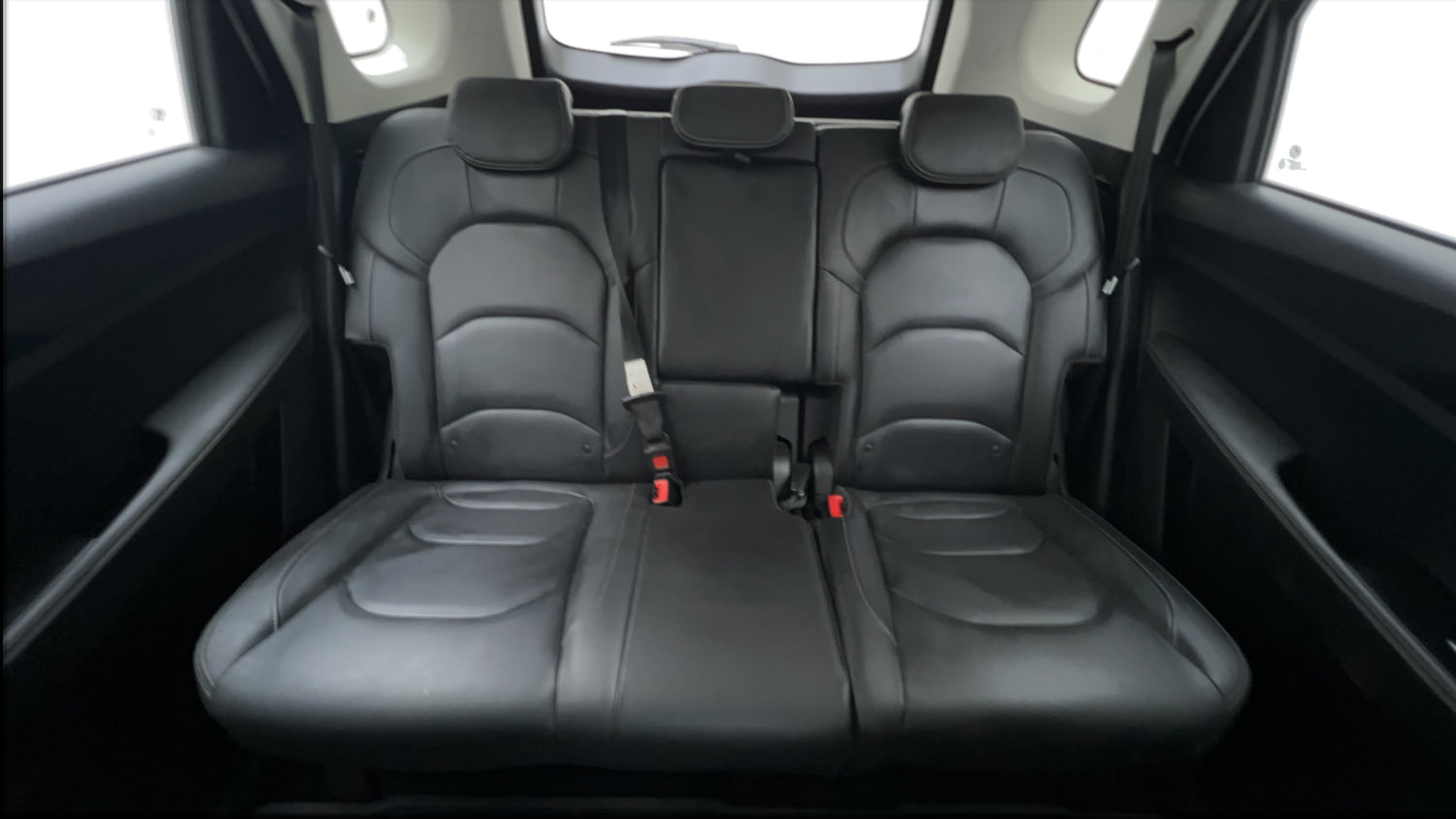 Used 2019 MG Motors Hector Sharp Hybrid 1.5 Petrol Hybrid Manual interior REAR SEAT CONDITION VIEW