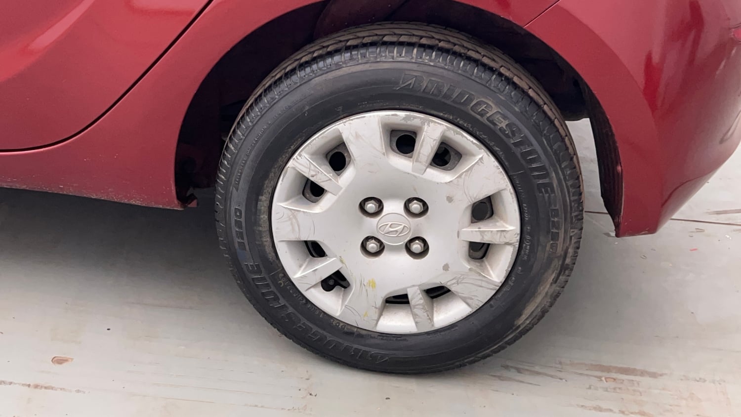 Used 2012 Hyundai i20 Magna (O) 1.2 Petrol Manual tyres LEFT REAR TYRE RIM VIEW