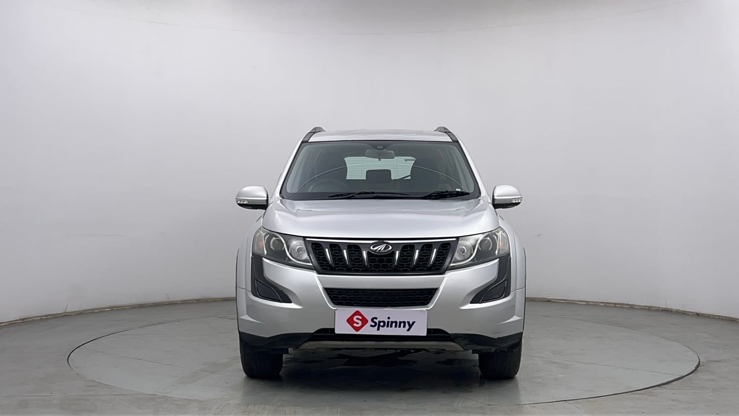 Used 2015 Mahindra XUV500 W6 Diesel Manual exterior FRONT VIEW