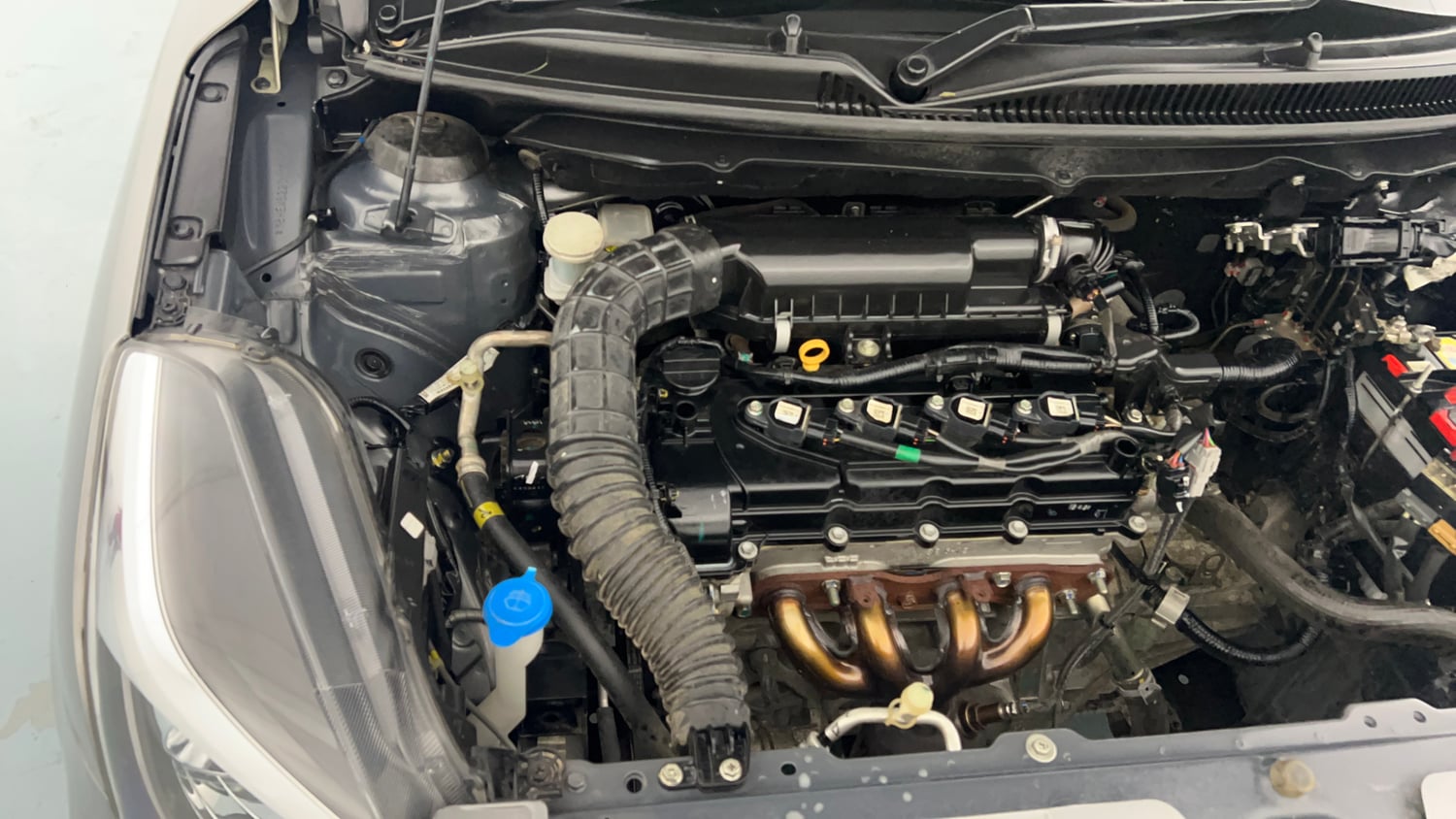 Used 2021 Maruti Suzuki Baleno Zeta Petrol Manual engine ENGINE RIGHT SIDE VIEW