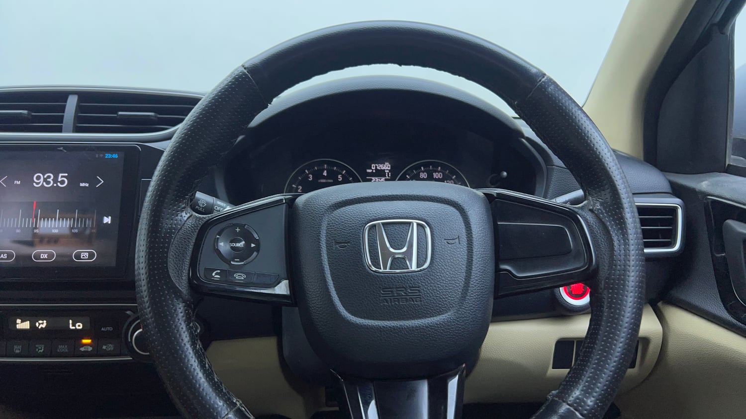 Used 2018 Honda Amaze 1.2 V CVT Petrol Petrol Automatic top_features Steering mounted controls