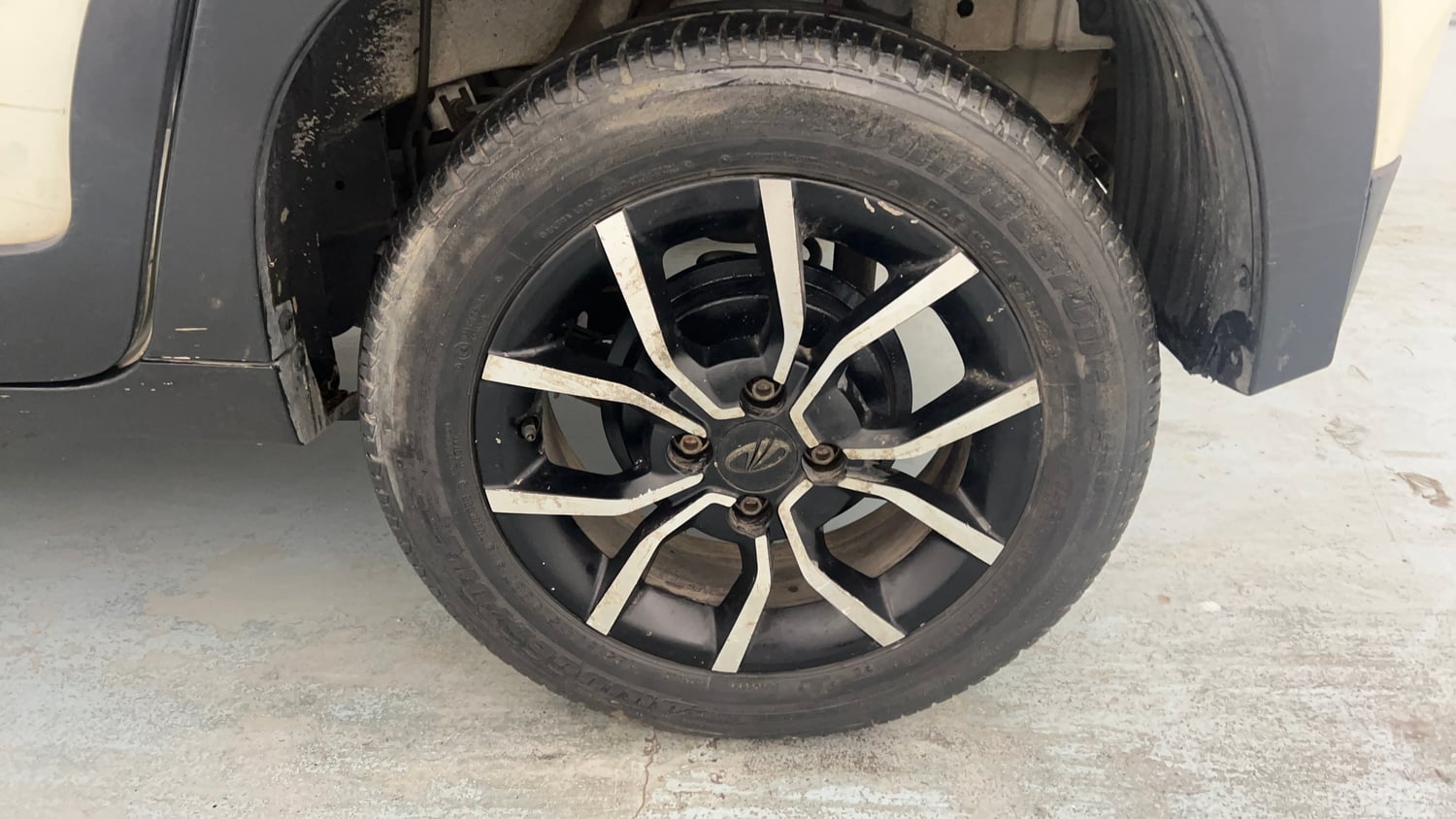 Used 2019 Mahindra KUV100 NXT K8 6 STR Petrol Manual tyres LEFT REAR TYRE RIM VIEW