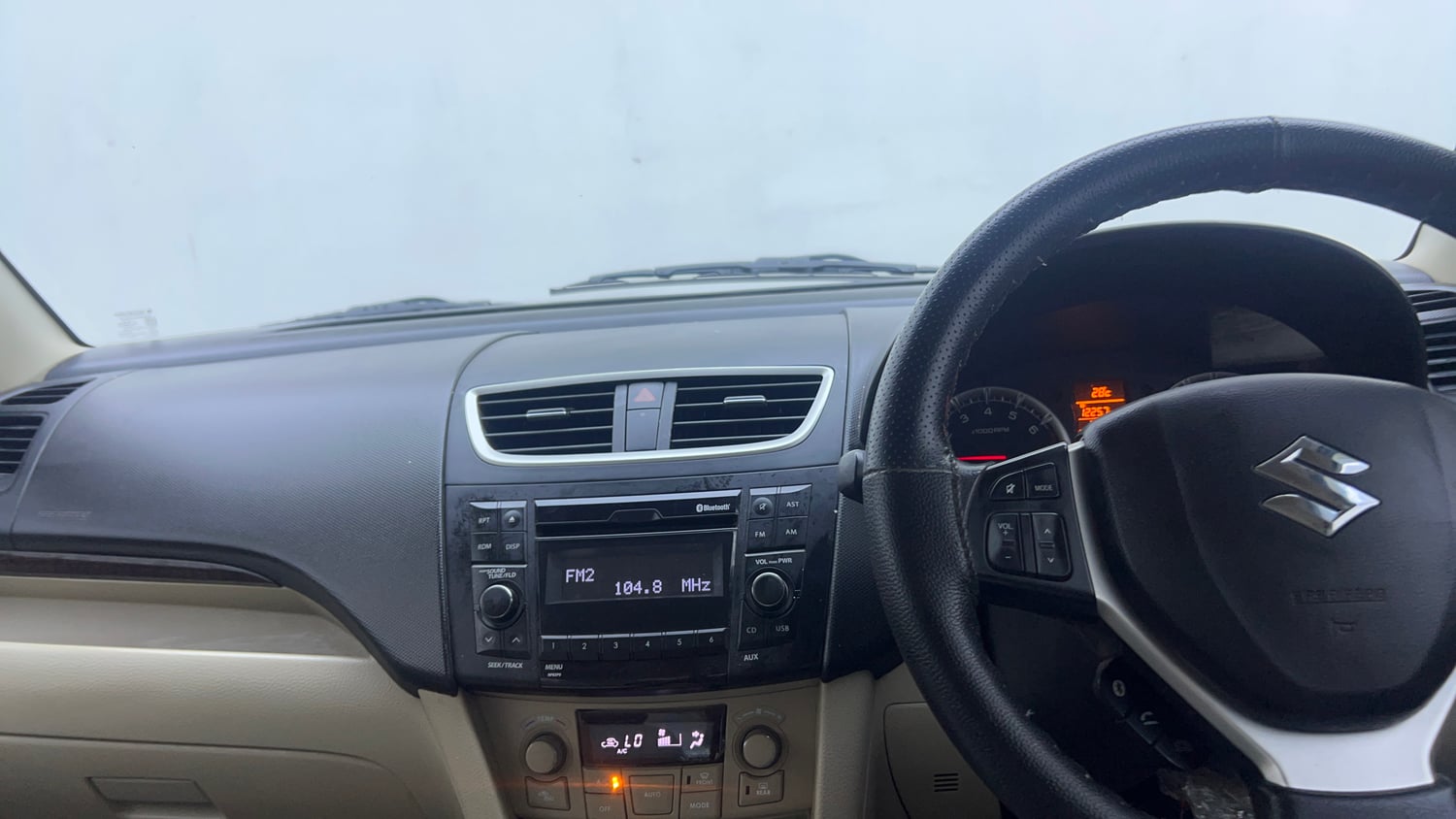 Used 2016 Maruti Suzuki Swift Dzire ZXI Petrol Manual interior MUSIC SYSTEM & AC CONTROL VIEW