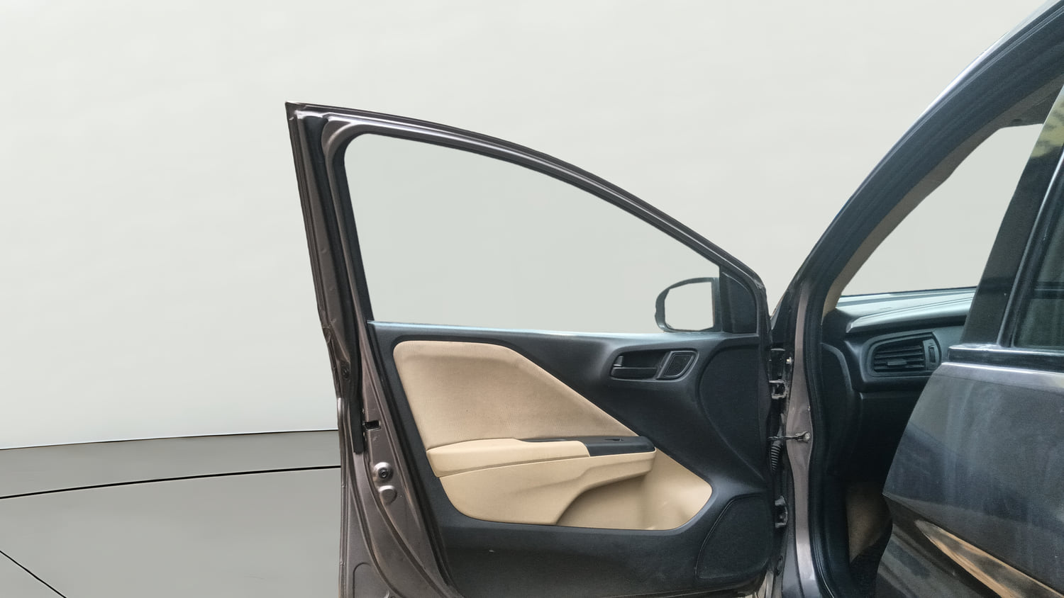 Used 2015 Honda City SV Petrol Manual interior LEFT FRONT DOOR OPEN VIEW