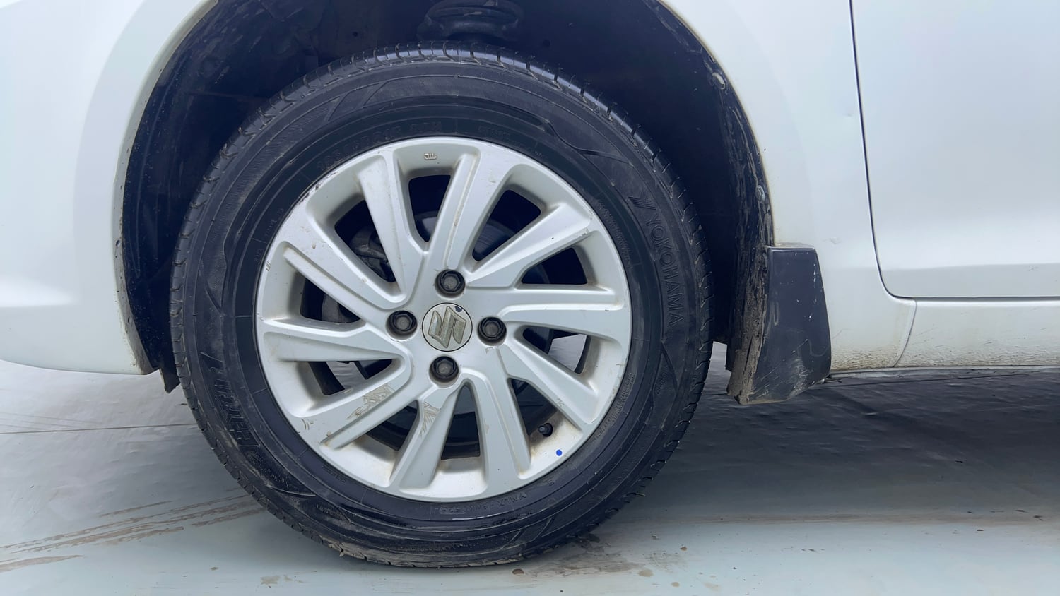 Used 2016 Maruti Suzuki Swift Dzire ZXI Petrol Manual tyres LEFT FRONT TYRE RIM VIEW
