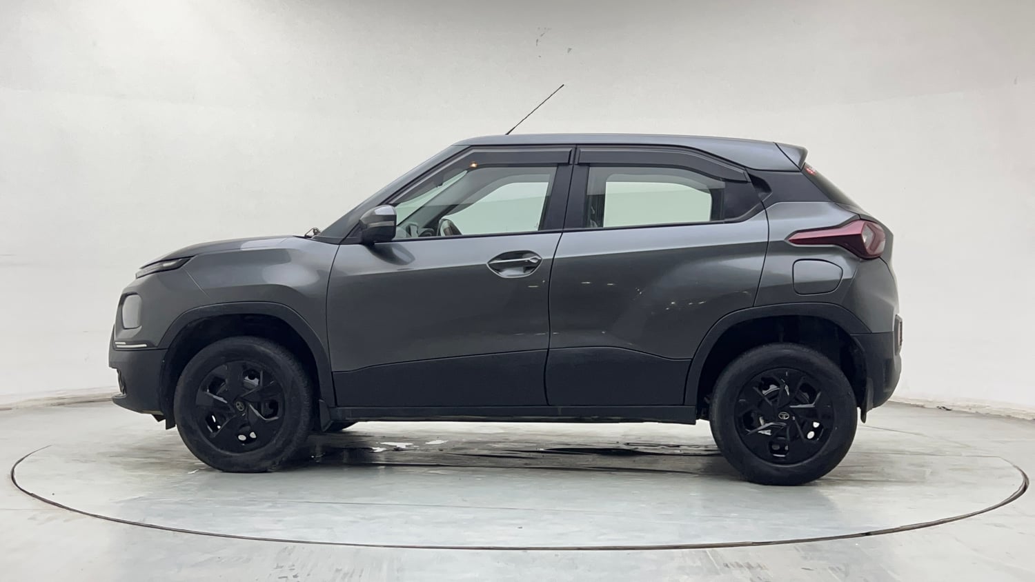Used 2022 Tata Punch Adventure Rhythm Pack MT Petrol Manual exterior LEFT SIDE VIEW