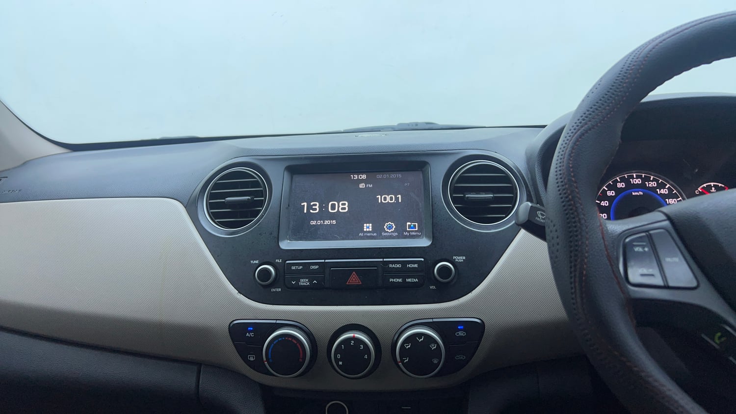 Used 2017 Hyundai Grand i10 Sportz (O) U2 1.2 CRDi Diesel Manual top_features Integrated (in-dash) music system