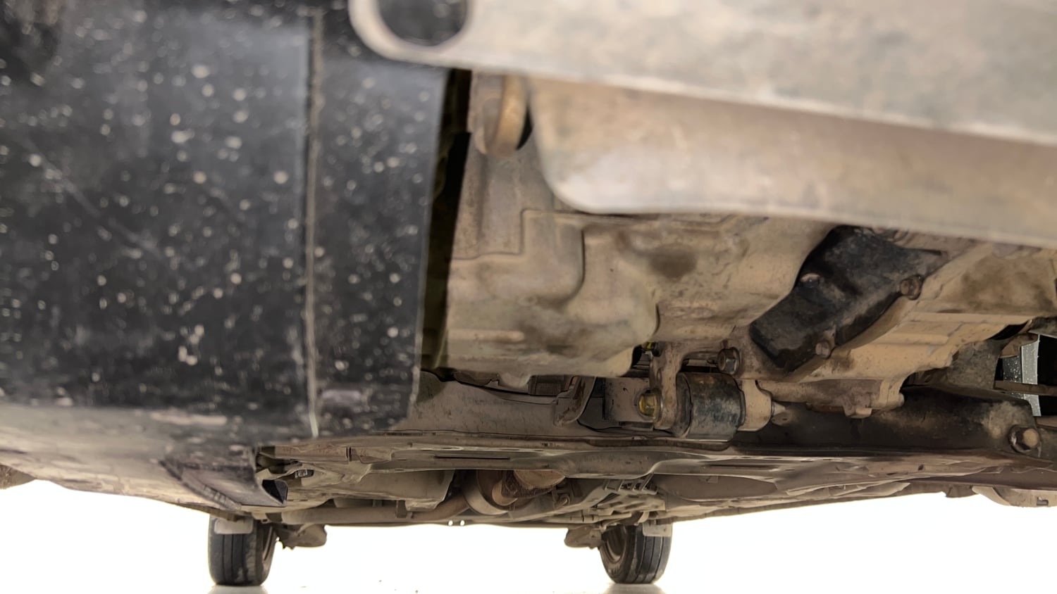 Used 2015 Honda Amaze 1.2 SX i-VTEC Petrol Manual extra FRONT LEFT UNDERBODY VIEW