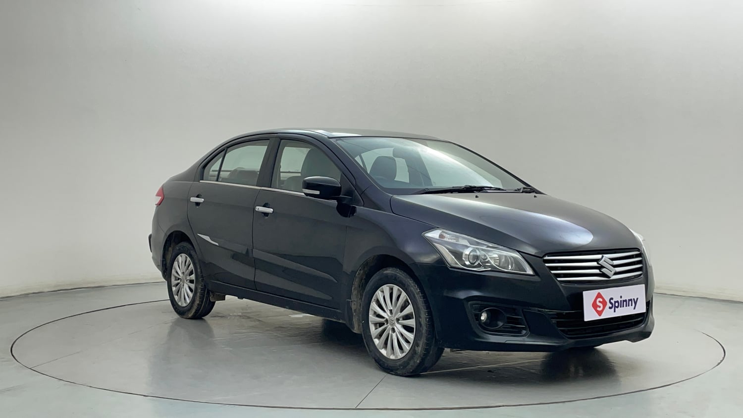 Used 2017 Maruti Suzuki Ciaz Zeta 1.4 AT Petrol Automatic exterior RIGHT FRONT CORNER VIEW