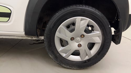 Used 2020 Renault Kwid 1.0 RXT Petrol Manual tyres LEFT REAR TYRE RIM VIEW