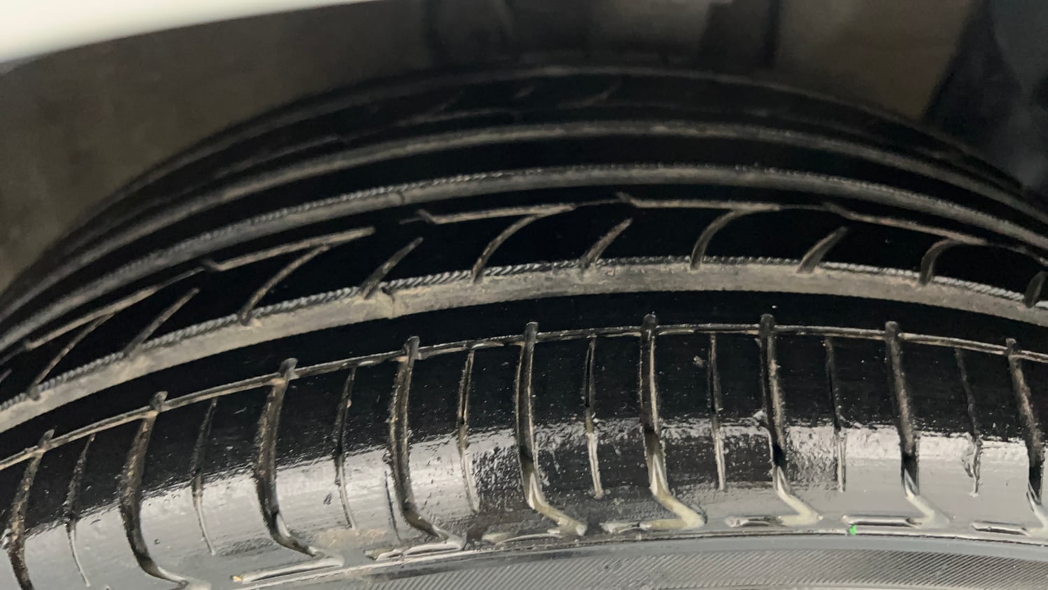 Used 2017 Hyundai Elite i20 Asta 1.2 Petrol Manual tyres RIGHT FRONT TYRE TREAD VIEW