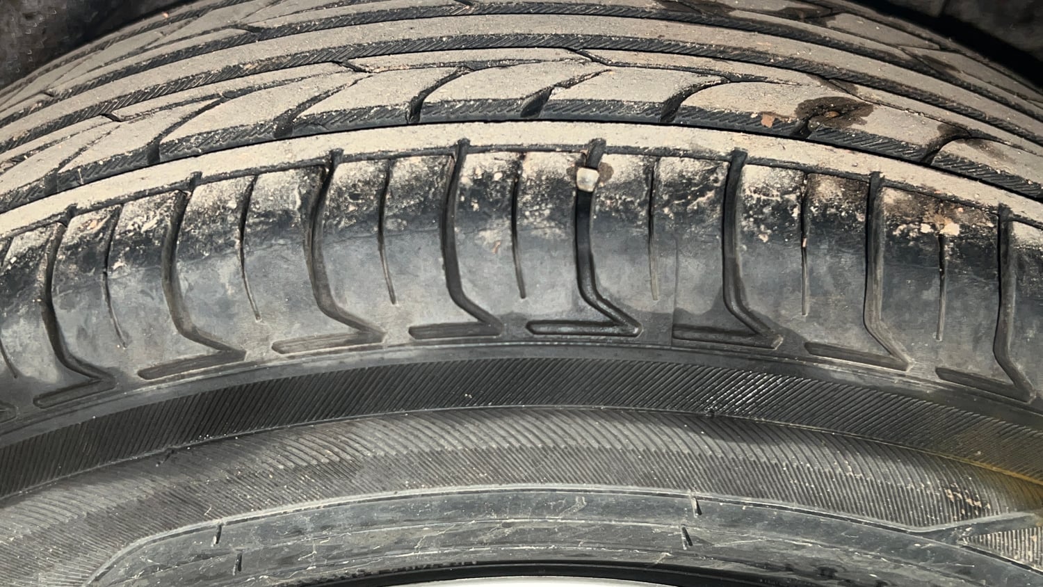 Used 2018 Hyundai Verna EX 1.4 VTVT Petrol Manual tyres LEFT REAR TYRE TREAD VIEW