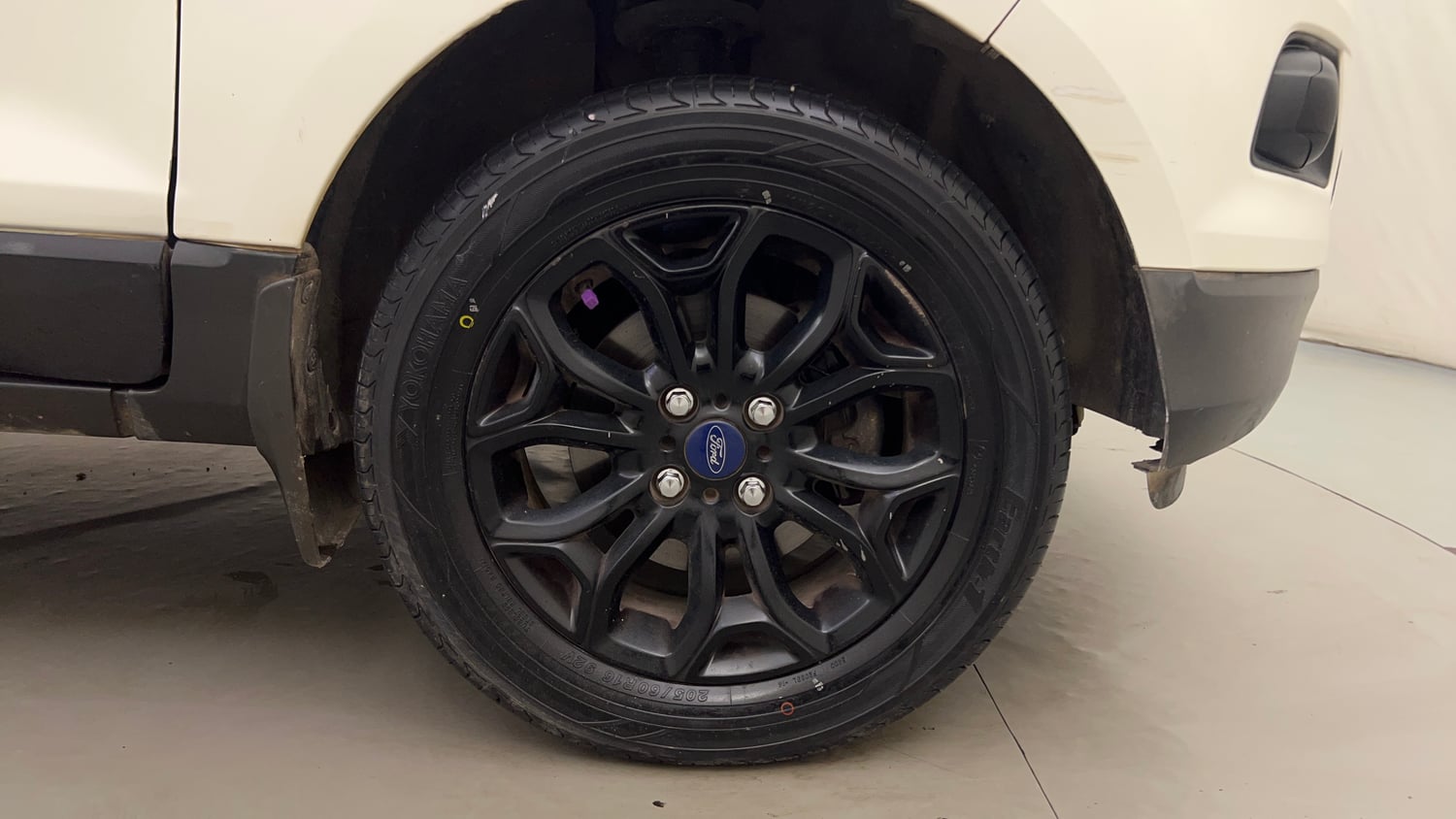 Used 2016 Ford EcoSport Titanium 1.5L TDCi Diesel Manual tyres RIGHT FRONT TYRE RIM VIEW