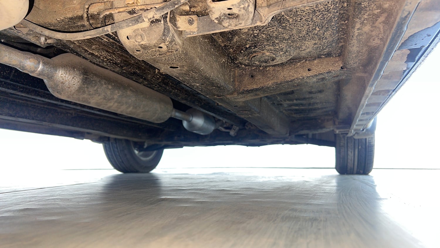 Used 2016 Maruti Suzuki Swift Dzire ZXI Petrol Manual extra REAR RIGHT UNDERBODY VIEW