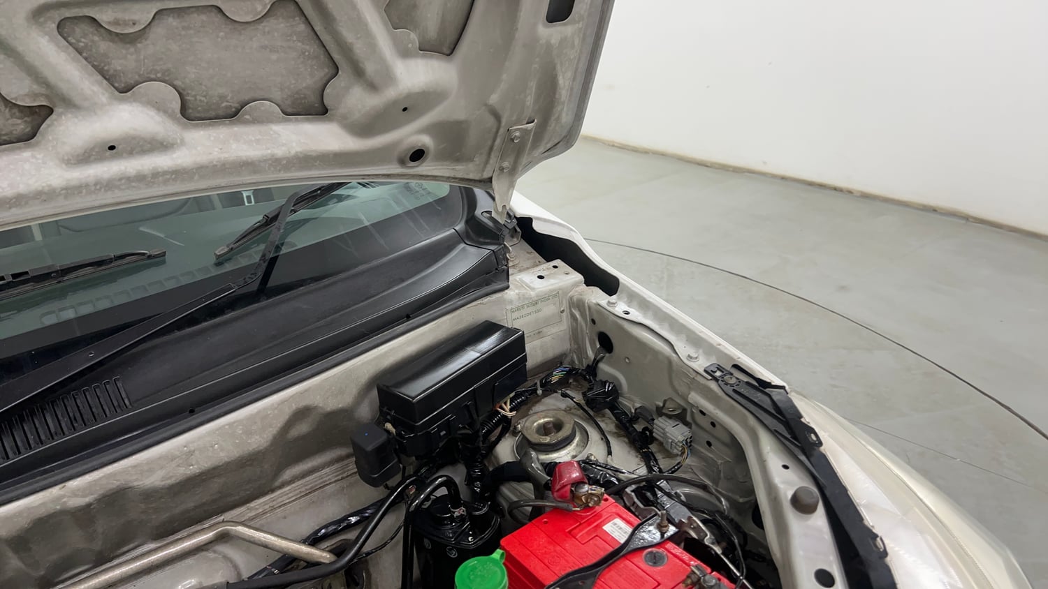 Used 2016 Maruti Suzuki Alto K10 VXi AMT Petrol Automatic engine ENGINE LEFT SIDE HINGE & APRON VIEW