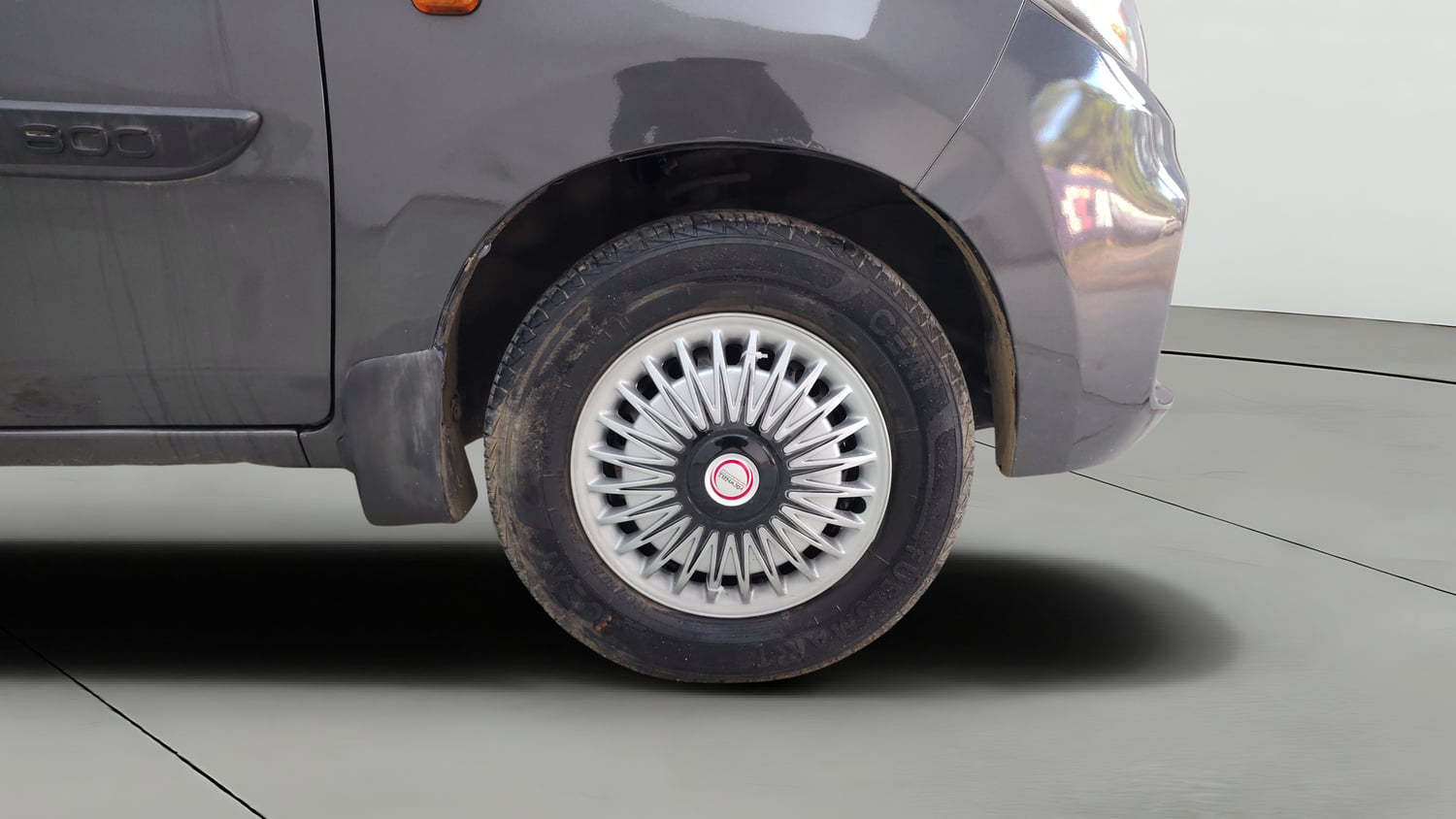 Used 2020 Maruti Suzuki Alto 800 LXi Petrol Manual tyres RIGHT FRONT TYRE RIM VIEW