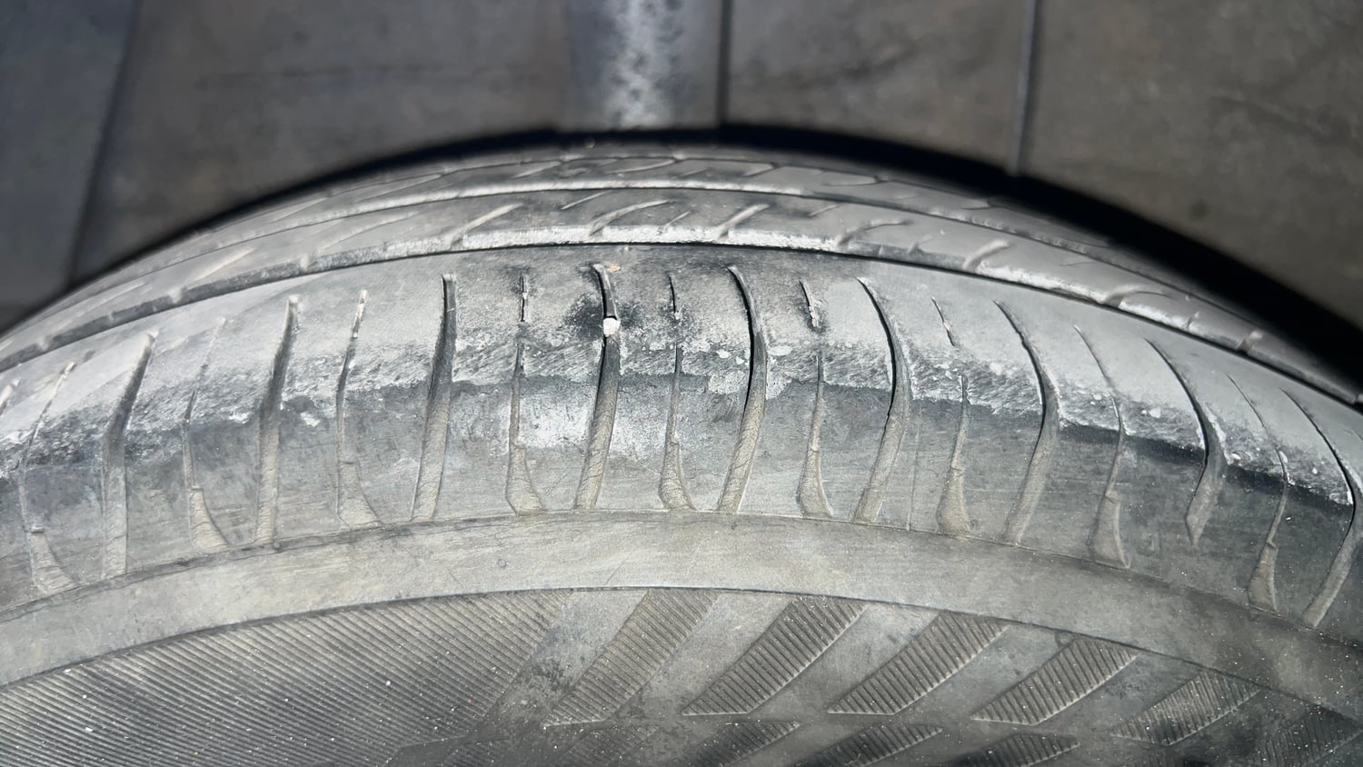 Used 2018 Hyundai Xcent SX Petrol Manual tyres RIGHT REAR TYRE TREAD VIEW
