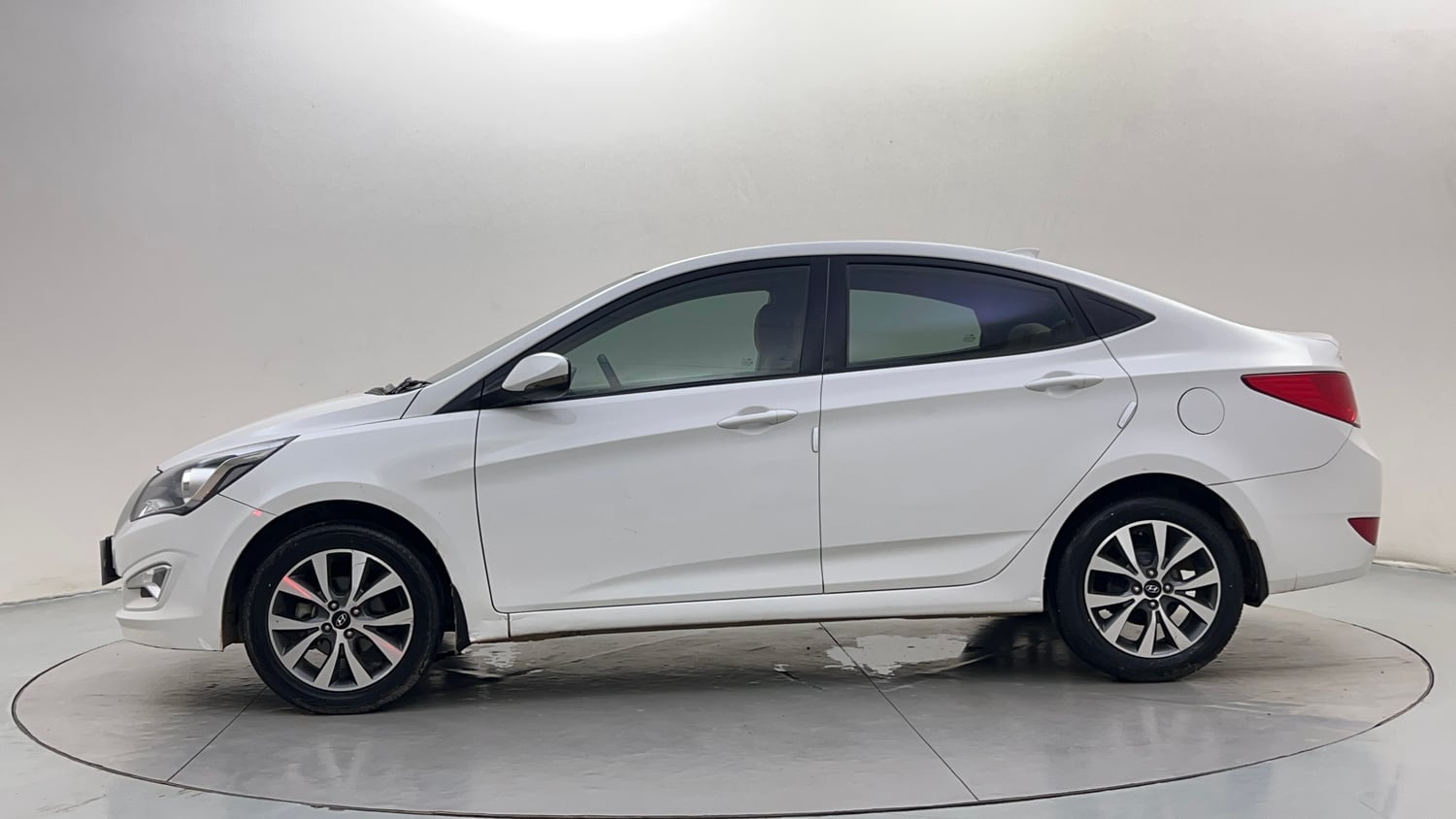 Used 2016 Hyundai Verna 1.6 VTVT SX Petrol Manual exterior LEFT SIDE VIEW