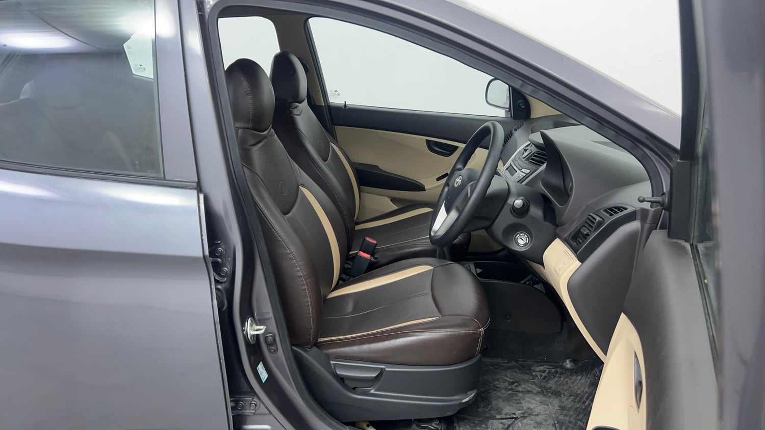 Used 2016 Hyundai Eon Magna + Petrol Manual interior RIGHT SIDE FRONT DOOR CABIN VIEW