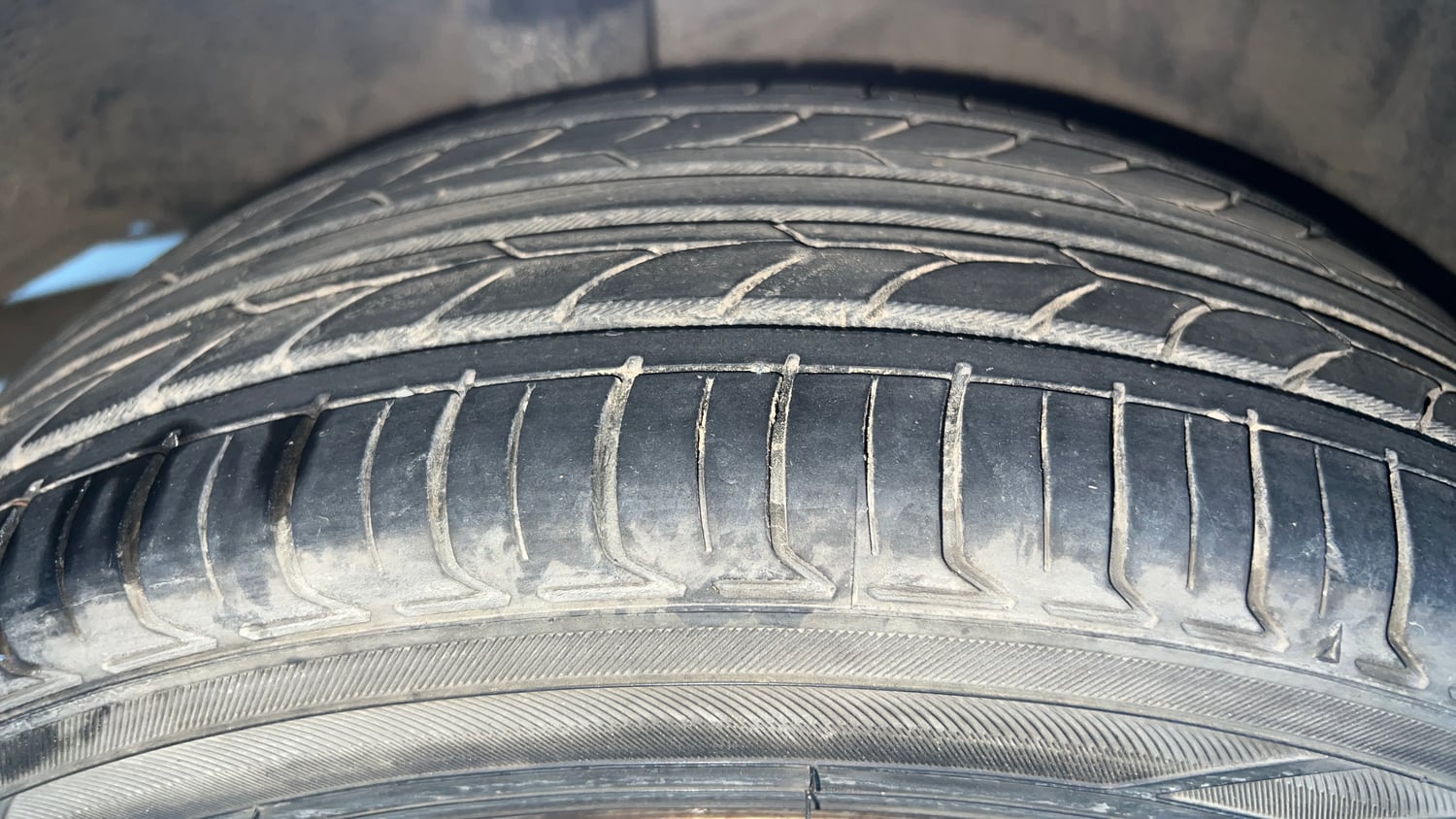 Used 2018 Honda Amaze 1.2 V CVT Petrol Petrol Automatic tyres RIGHT REAR TYRE TREAD VIEW